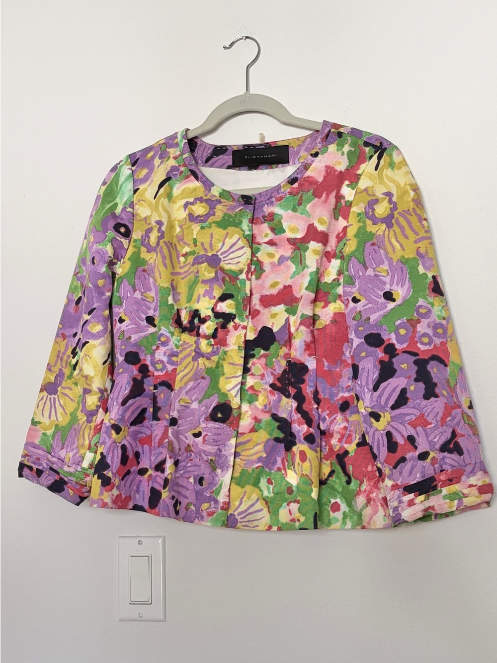 Elie Tahari Vibrant Impressionist Floral Cropped Jacket / Blazer 3/4 sleeves